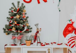 Simple Christmas Decor - C.R.A.F.T.